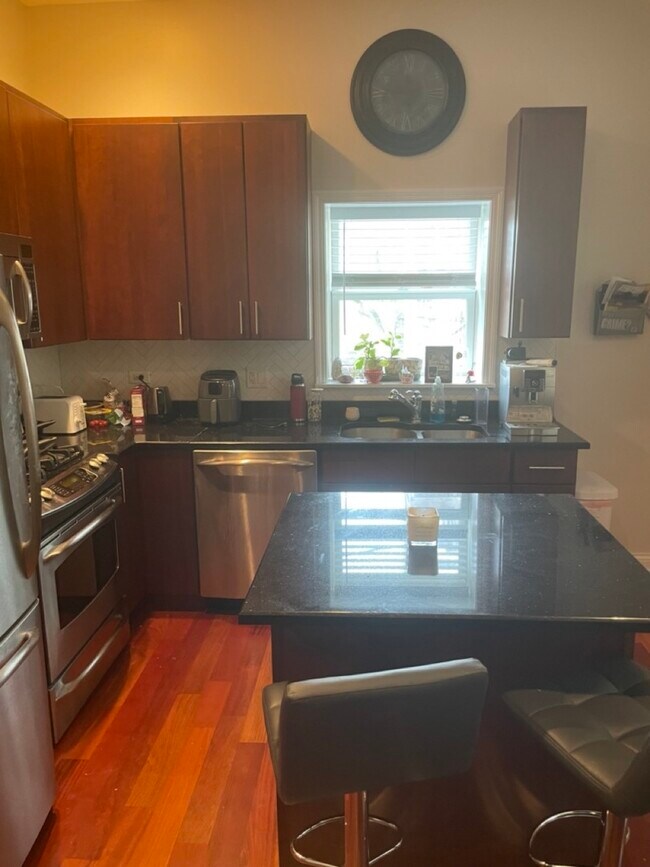 Foto del edificio - 2214 N Sedgwick St