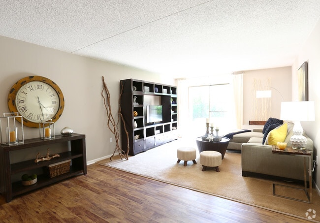 Interior Photo - Regency Park