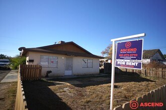 Building Photo - 209 E Warren Ave