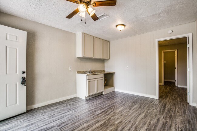 Foto del edificio - 4820 Oak Ave