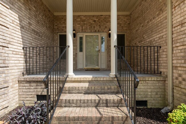 Building Photo - 2300 Greenwing Ct