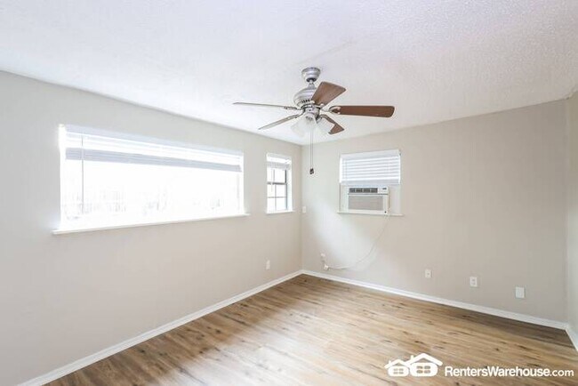 Foto del edificio - Charming 3 bedroom / 2 bathroom in Emerald...