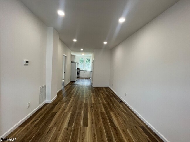 Foto del edificio - 572 N 9th St