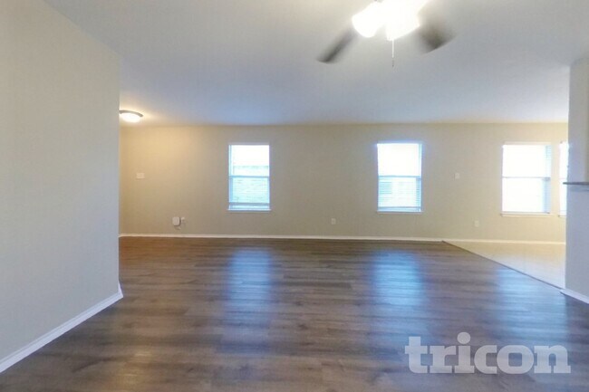 Building Photo - 10317 Fossil Valley Dr