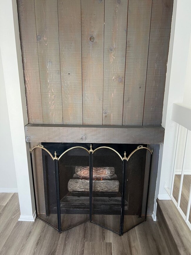 Building Photo - Upstairs Studio Condo in Huntington Harbor...