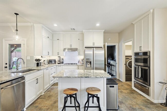 Foto del edificio - 2080 Kamla Rd