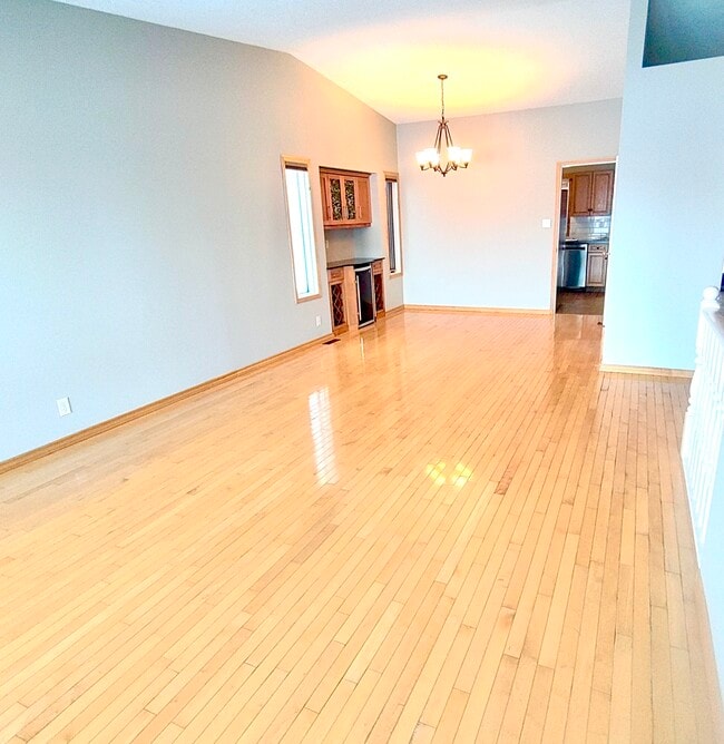 Building Photo - 10703-10114 114 Ave