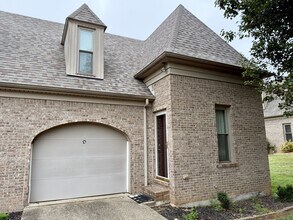 Building Photo - 113 Manor Ave