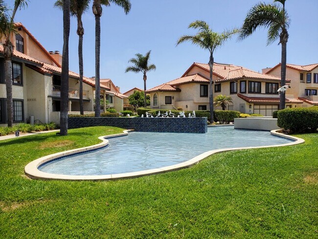 Foto del edificio - 2247 Martinique Ln