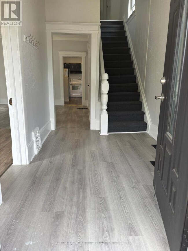 Photo du bâtiment - 439 2nd Ave E