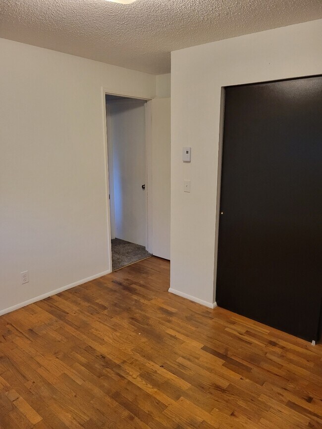 Building Photo - 3046 Hyacinth St