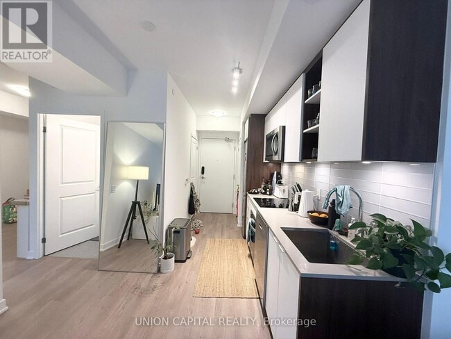 Building Photo - 543 Richmond St W