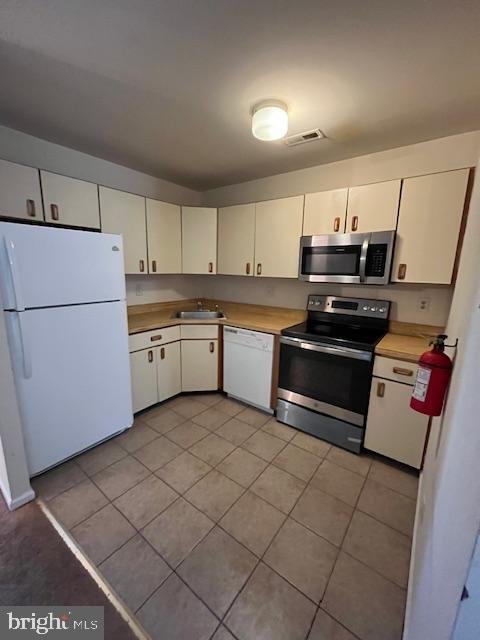 Building Photo - 905 Huntingdon Mews