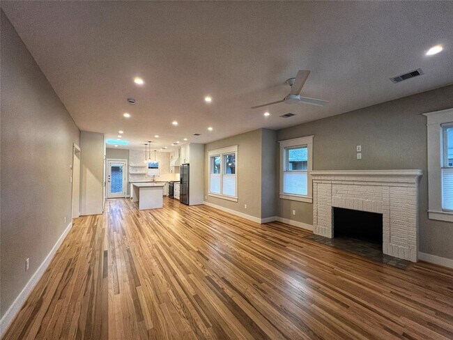 Building Photo - 1421 Branard St