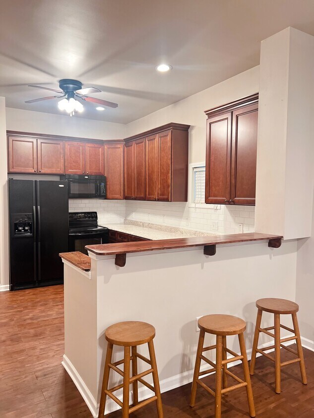 Primary Photo - 1333 Saint Johns Ln