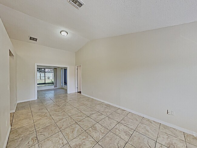 Building Photo - 320 Sandpiper Dr