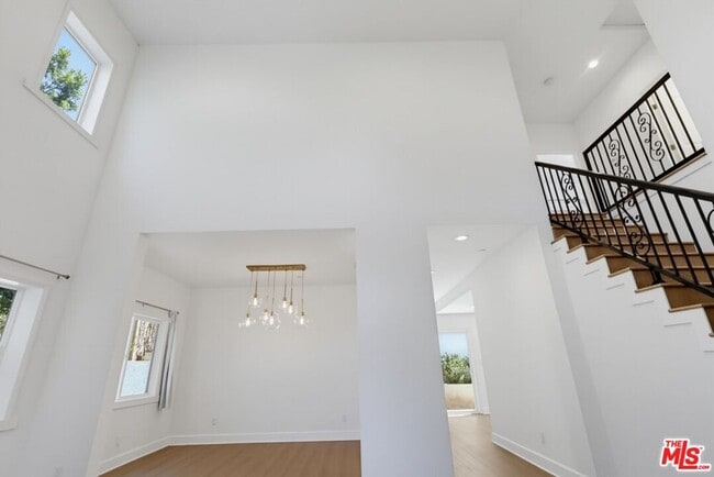 Building Photo - 3528 Mesquite Dr
