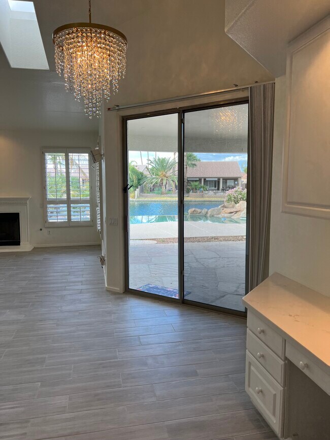 Foto del edificio - 814 W Beechnut Dr