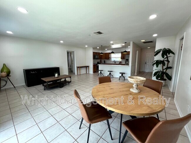 Foto del edificio - 1403 Stonehaven Way