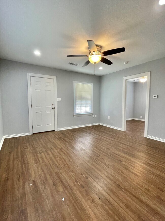 Foto del edificio - 140 W Marion St