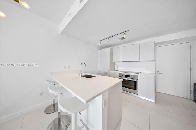 Foto del edificio - 501 NE 31st St