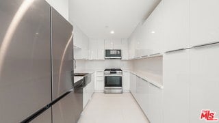 Building Photo - 621 Kings Rd