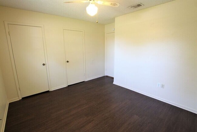 Foto del edificio - 2 Bedroom 1 Bath Duplex in West Tyler! Tour Today!