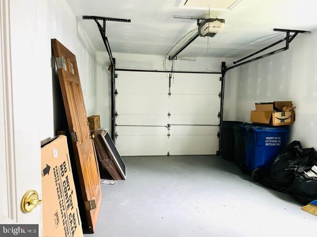 Building Photo - 15912 Penn Manor Ln