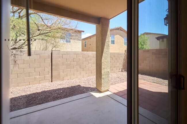Foto del edificio - 4211 E Wading Pond Dr