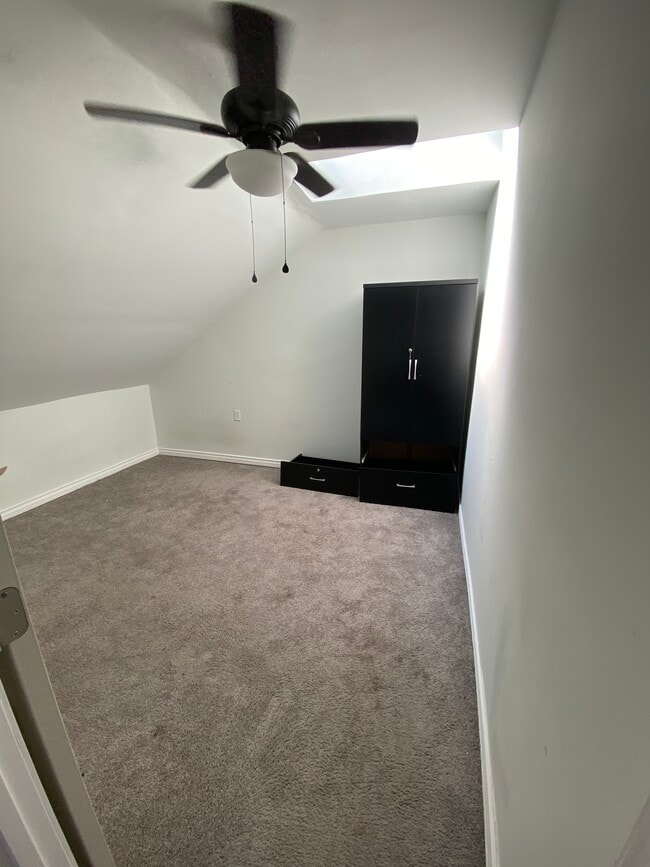 Building Photo - 22 Ledge St