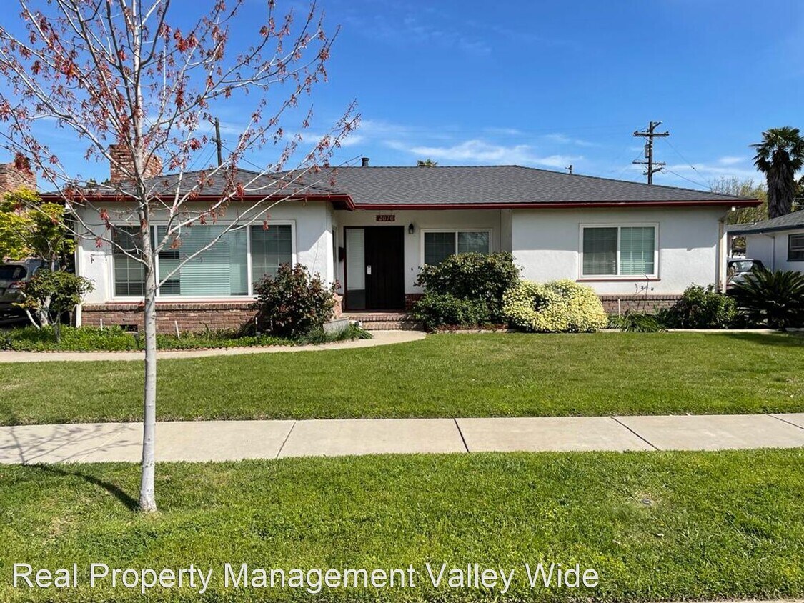 Foto principal - 2 br, 1 bath House - 2070 Willow Ave
