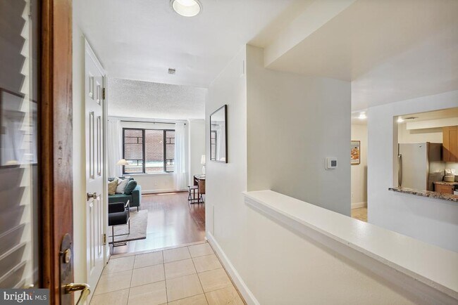 Foto del edificio - 1080 Wisconsin Ave NW