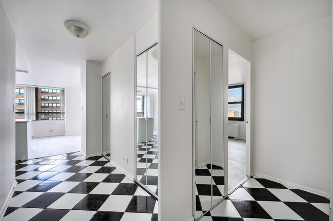 Foto del edificio - 5701 N Sheridan Rd