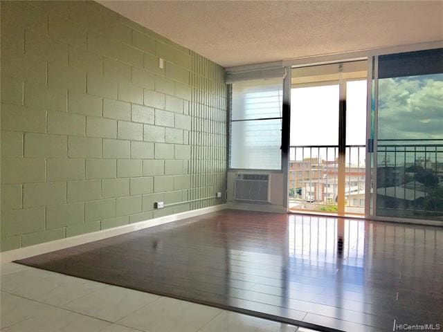 Building Photo - 647 Kunawai Ln