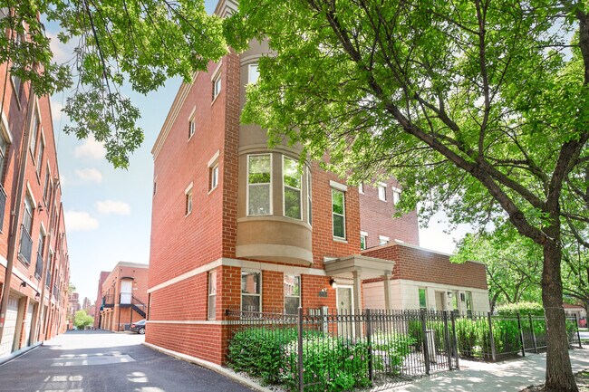 Foto del edificio - 1409 N Burling St