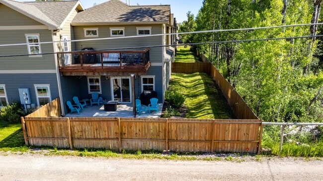 Foto del edificio - Beautiful & centrally located Whitefish Home