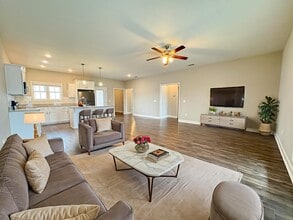 Building Photo - 93 Stockyard Rd Building Photo - 93 Stockyard Rd