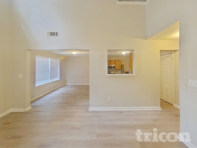 Foto del edificio - 4122 Ravenwood Ct
