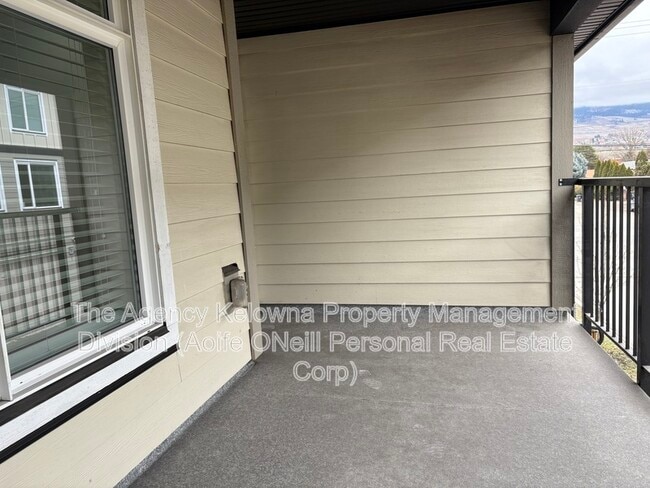 Building Photo - 1308 Rutland Rd N