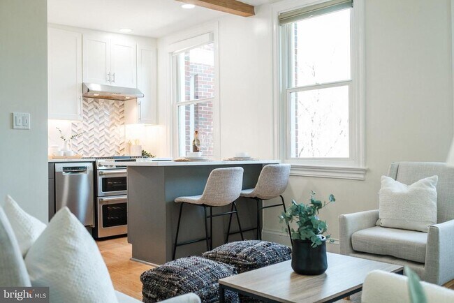 Foto del edificio - 2801 Adams Mill Rd NW
