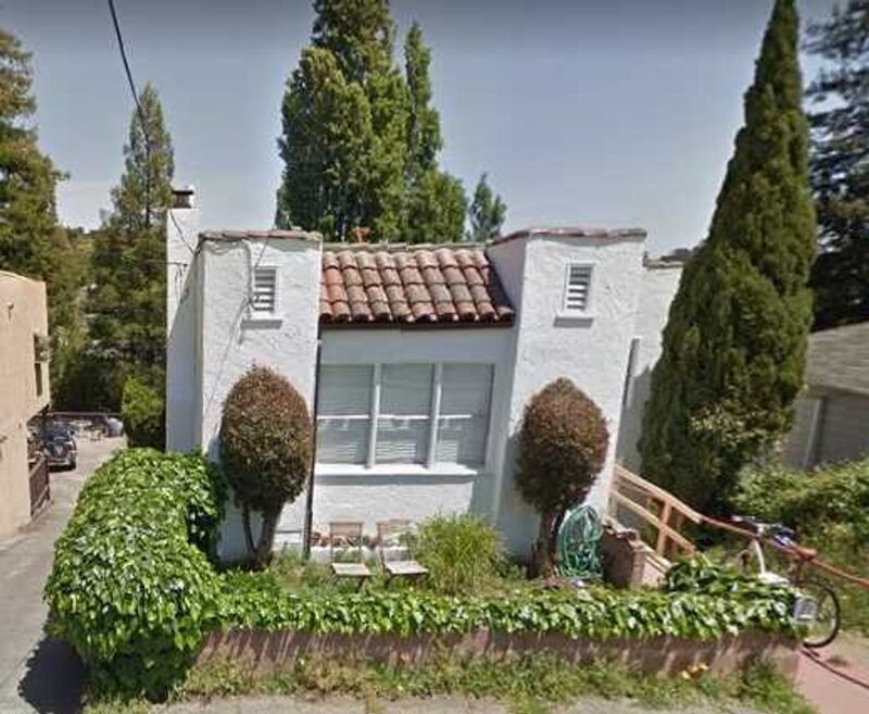 Primary Photo - 19 Locke Ln