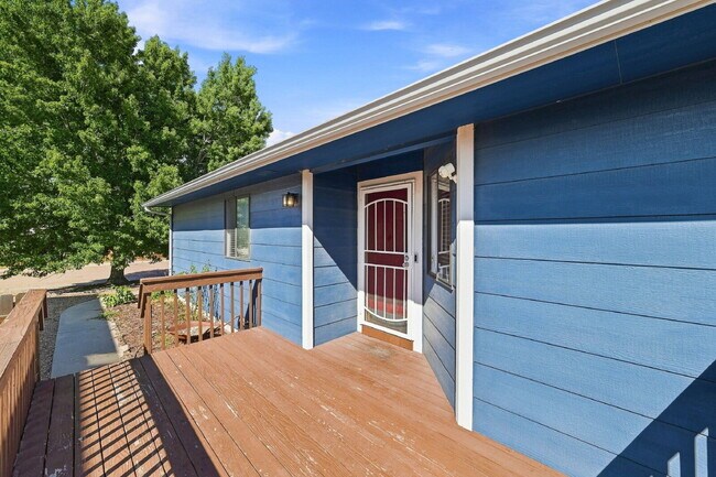 Building Photo - $2,400.95 with $300 Off the First Month's Rent - 3 Beds, 3 Bath, Single Family Home with Solar Pa...