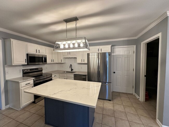 Building Photo - Available NOW in Collierville! 3 BR/ 2 BA ...