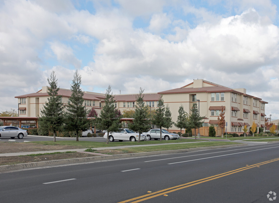 Tulare Silvercrest - Apartments in Tulare, CA | Apartments.com