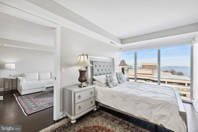 Foto del edificio - 925 N Fairfax St