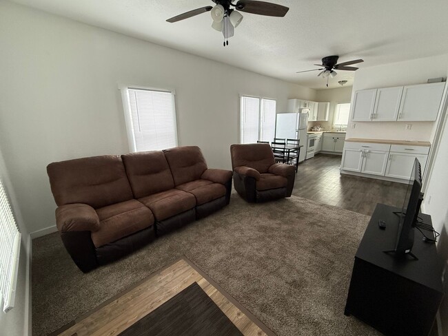 Foto del edificio - 4 bed 2 bath house for rent in Williston ND