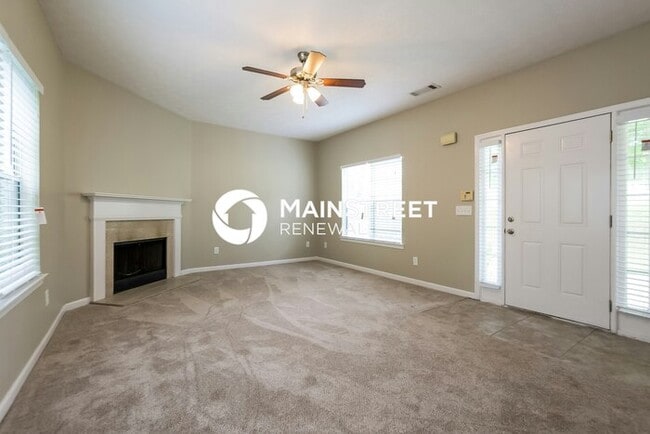 Foto del edificio - 3 Bedroom Pet-Friendly Home in College Park, GA with Main Street Renewal