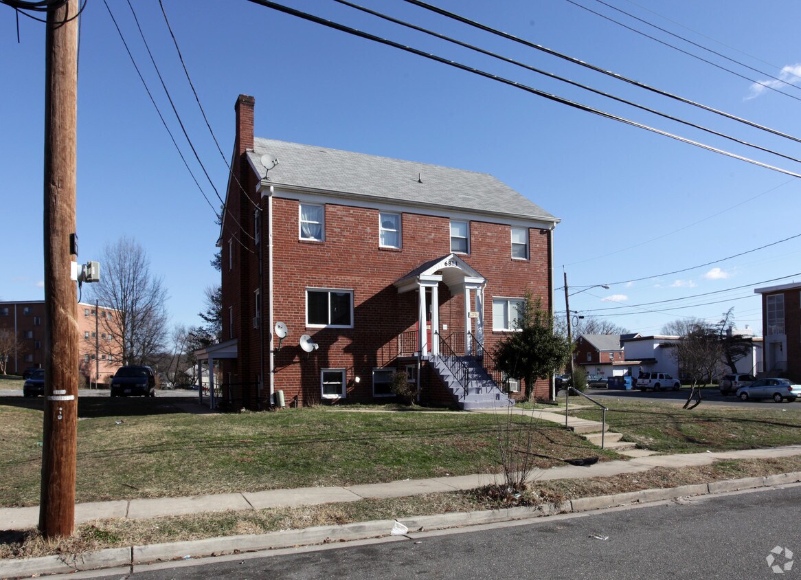 Building Photo - 6813 Red Top Rd