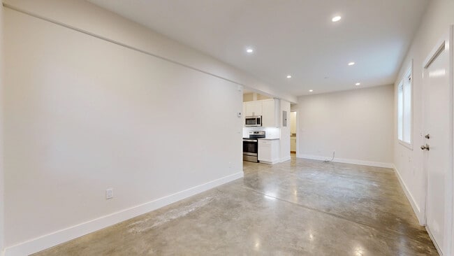 Building Photo - 737 Ashbury St