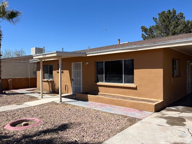 Building Photo - Wonderful Lower Valley Home!